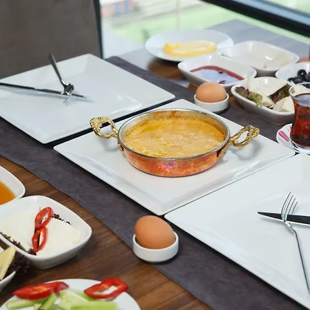 Grand Mela Hotel 3*