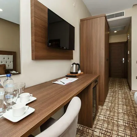 Grand Mela Hotel