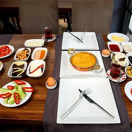 Hotel Grand Mela 3*